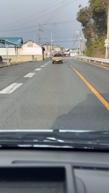 今回のテーマは爆弾を抱える腰をいかに使わず仕事するか
それにしても
空ユニックかっこいいし!
コロ助も便利やし!
兄貴と姉貴の現場は学ぶことが多い!
ありがとうございました。