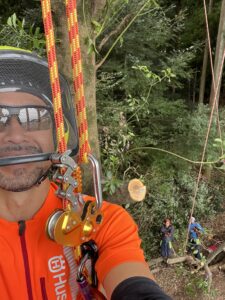 専用道具を積んで全力でお助けに伺います