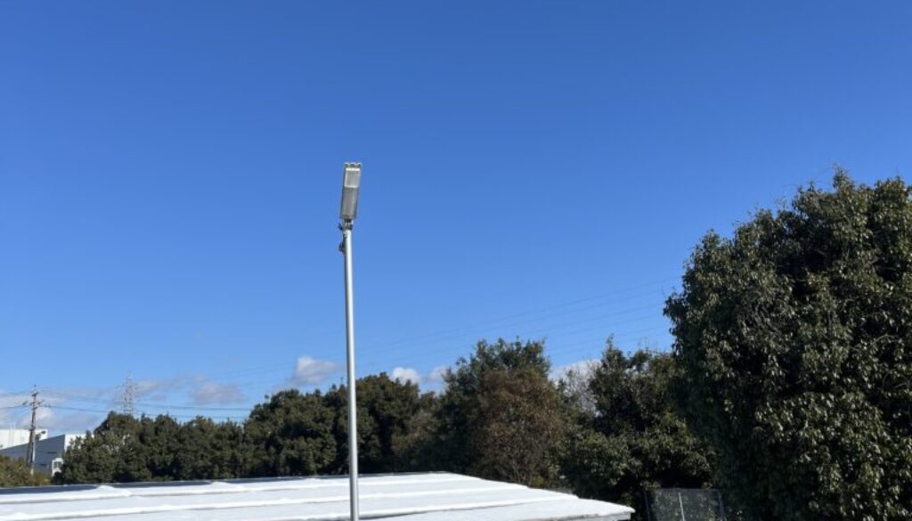 ソーラーパネル上の支障木除去